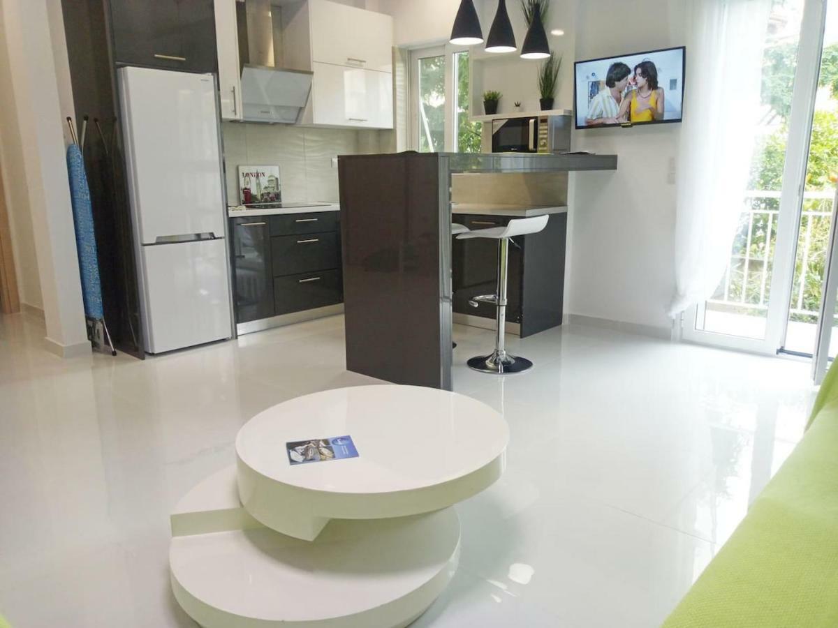 Luxury Apartment Next To The Sea Beach เอเธนส์ ภายนอก รูปภาพ